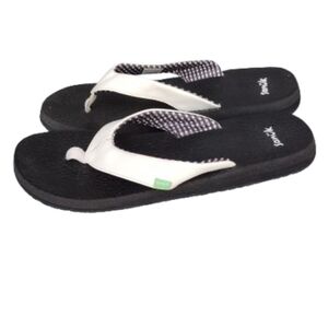 Sanuk Yoga Mat Flip Flop Womens Sandal SWS2908 White Strap Black Sole - Size 9